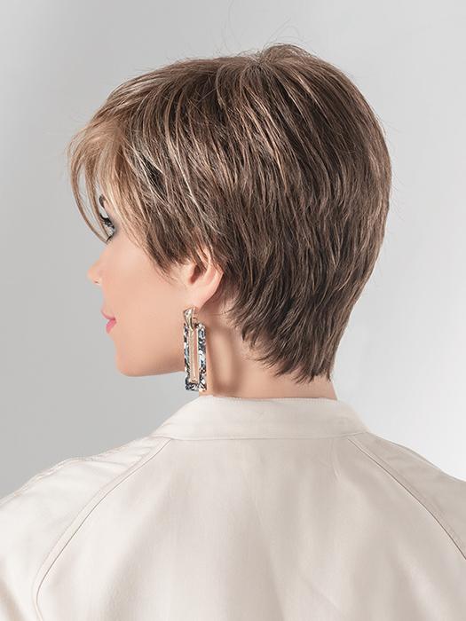 MOCCA-LIGHTED | Light Brown base with Light Caramel highlights on the top only, darker nape