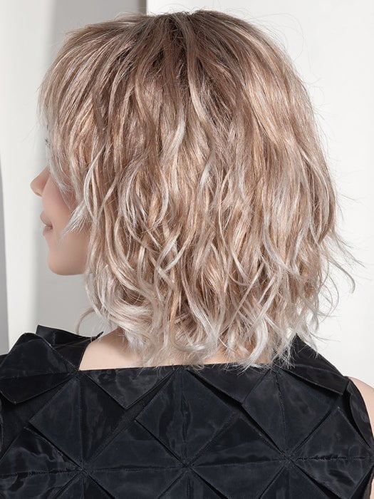 BEIGE PASTEL SHADED 101.27.60 | Pearl Platinum Blonde mixed with Light Reddish Brown and Pure White with Light Shaded Roots
