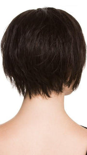Tapered neckline at the nape