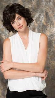 Volume and curls complete this ready-to-wear look 