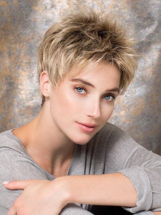 GOLF by Ellen Wille | This short pixie wig can be worn right out of the box | Color Sandy Blonde Rooted