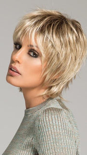 Crown volume with wispy ends and layers