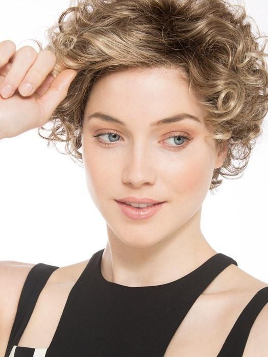 Features a Ready-to-wear and virtually invisible, lace front