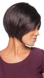 This short wig features a lace front and left-side monofilament part
