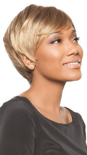 The cut is defined and tapered | Color: Frosted