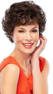 Volume and soft curls out of the box | Color: 4