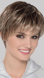 SMART MONO LARGE by ELLEN WILLE in BERNSTEIN ROOTED | Light Brown base with subtle Light Honey Blonde and Light Butterscotch Blonde highlights and Dark Roots