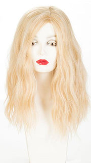 24B/613 | French Vanilla Blonde highlighted with Butterscotch Creme Blonde