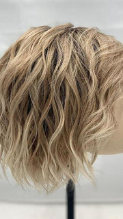 CANDY BLONDE TIPPED 101.27.60 | Pearl platinum blonde mixed with light reddish brown and pure white