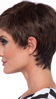 Energetic and showy, she combines the ultimate in practicality with casual sophistication
