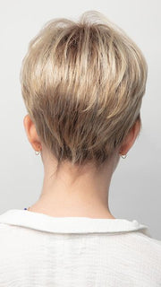CREAMY-DOLCE | Pale Blonde Blend with a Medium Honey Brown Root