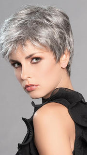 The hand-tied mono crown gives the perfect lift in the crown area with soft wispy bangs