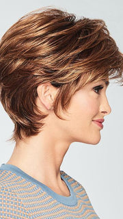 The naturally tapered lengths add an airy effect to the overall silhouette