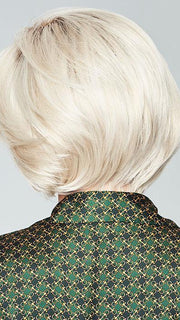 GL23-101SS SUN-KISSED BEIGE | Dark golden blonde base blends into multi-dimensional tones of lightest beige blonde
