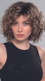 ONDA by Ellen Wille in NUT MULTI SHADED 830.26.27 | Medium Brown base with Light Golden Blonde highlights and Light Auburn lowlights