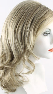 Color R1621S+=Medium Honey Blonde With Platinum Blonde Highlights and Ash Brown Lowlights