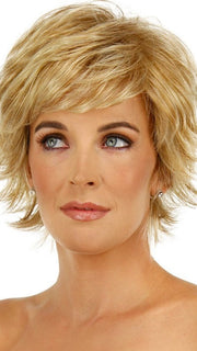 Color R25 = Ginger Blonde: Golden Blonde with subtle highlights | Entice by Raquel Welch