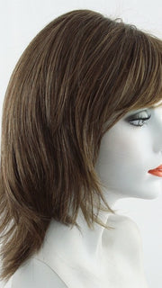 Color R9F26 = Mocha Foil: Warm Medium Brown with Gold Highlights around the Face