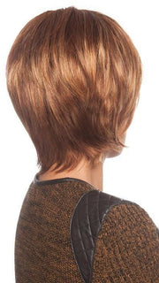 Tapered layers in the back and a longer nape | Color: R3025S+