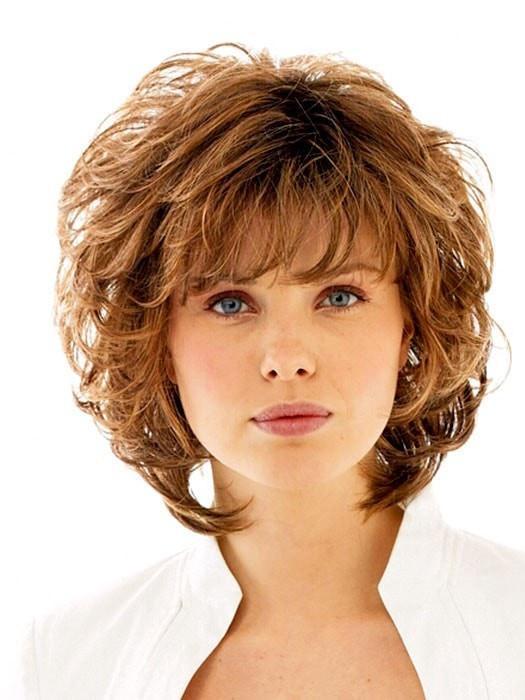 A wavy style with a wispy bang and built-in volume that gives you nice lift at the root
