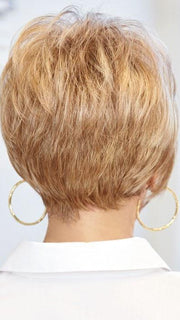 Tapered neckline with lift and volume at the crown | Color: R14/25
